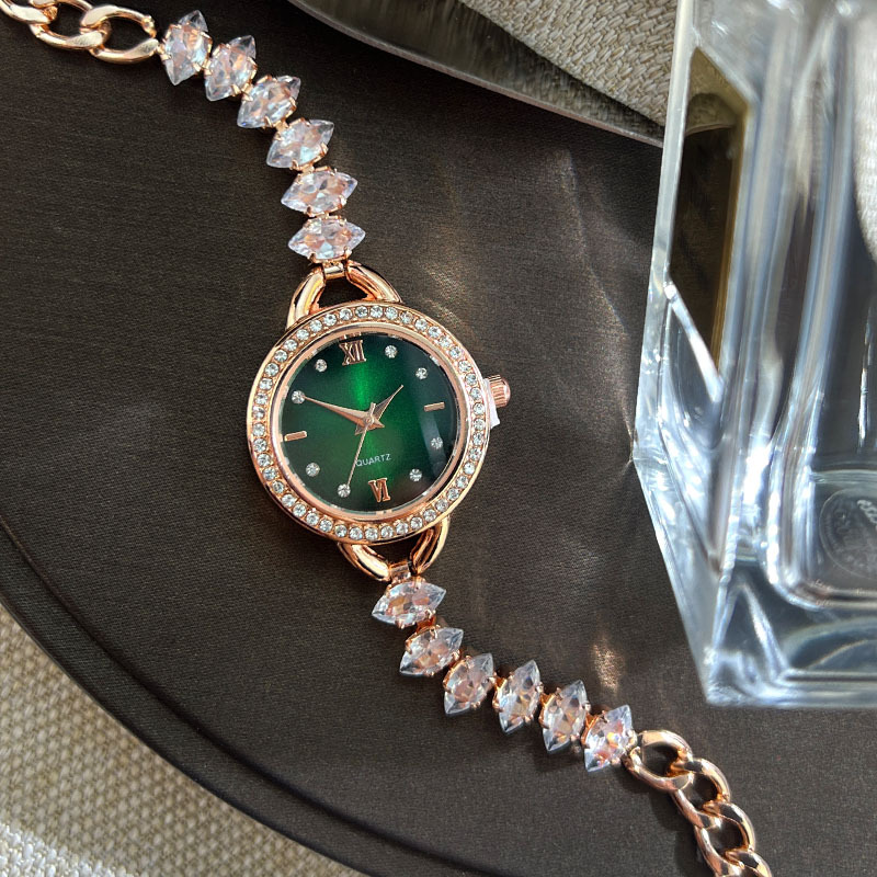 UTHAI CQ383 Fashionable Women  - Luxury Watch Diamond review and price